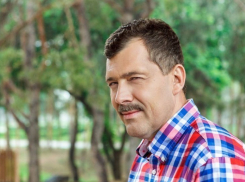 Константина Ашифина потеснили с билбордов и рекламных афиш