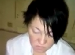 Пьяного вдрабадан сотрудника воронежской больницы сняли на рабочем месте 