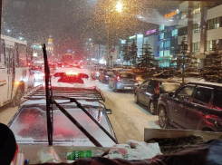 Из-за снегопада образовались 9-балльные пробки в Воронеже