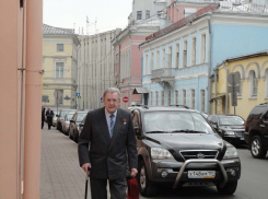 Фото экс-главы Воронежской области спровоцировало исторический спор