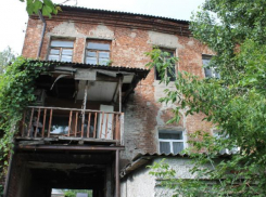 Воронежцы из дома Пушкина пытаются спасти его от разрушения