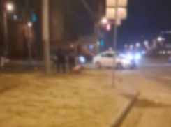 Двое мужчин избили воронежца – опубликовано видео