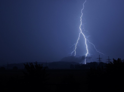 На Воронеж обрушится град с ливнями и грозами, - МЧС