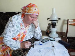 80-летних воронежцев заставят платить за капремонт через суд