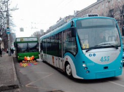Два пассажирских автобуса столкнулись в центре Воронежа