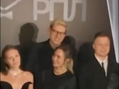 Известный воронежский комик впервые вышел в свет со своей возлюбленной