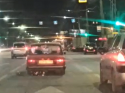 Искрящийся ВАЗ эффектно проехался по Воронежу 