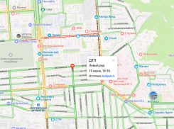 Авария парализовала улицу в Воронеже перед вечерним часом пик 