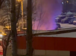 Две иномарки загорелись в Воронеже