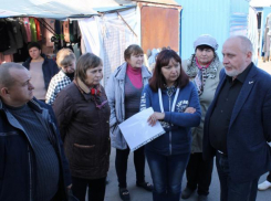 Чиновники грозились бульдозером закатать в асфальт павильоны воронежских бизнесменов