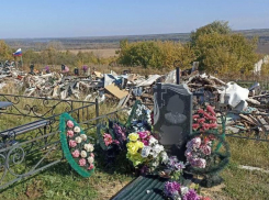 Кладбище превратили в мусорку под Воронежем – что говорят чиновники? 