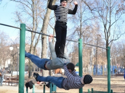 В Воронеже «уличные» спортсмены тренируются в любую погоду 