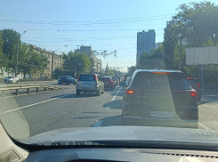 Новая выделенка устроила настоящий транспортный коллапс для автомобилистов в Воронеже