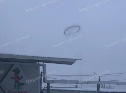 Аномальное кольцо запечатлели жители в небе над Воронежем