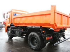 На стройках в Центре Воронежа у самосвалов не мыли колеса