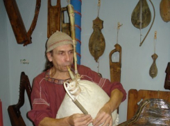 Мастер из Воронежа делает музыкальные инструменты для голливудских фильмов