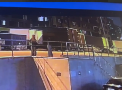 Стрелять по людям начал неизвестный в воронежском ЖК