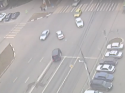 «Терпения-ноль», – неразумный поступок воронежского водителя попал на видео