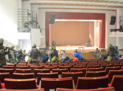 В Воронеже Дворец творчества спасали от «террористов» 