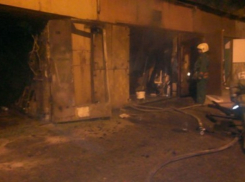 В Коминтерновском районе загорелся гаражный комплекс Полюс