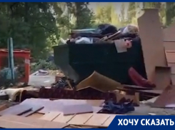 Зловонная мусорка терроризирует два детских сада в Воронеже