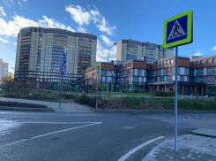 Воронежцы добились появления нового тротуара возле школы