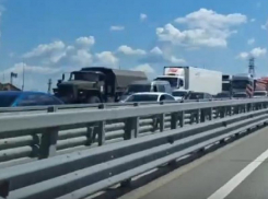 4-километровую пробку сняли на видео на выезде из Воронежа