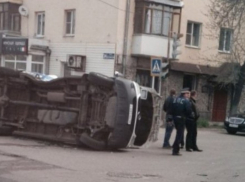 ДТП в Воронеже на Московском проспекте:  перевернулся «Мерседес»