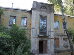 Опасную довоенную двухэтажку просят поскорее расселить в Воронеже