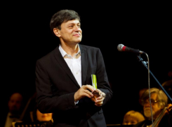 Худрук воронежского театра Бычков попросил у Путина «спасательный круг»