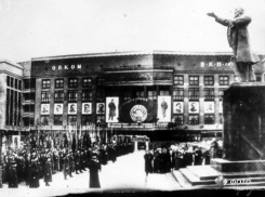 Реконструкция легендарного парада 1941 года пройдет в Воронеже