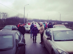 Возмещать ущерб воронежцам, повредившим машины в масштабном ДТП,будут страховые компании