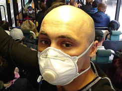 На существенный минус масочного режима указал блогер из Воронежа 