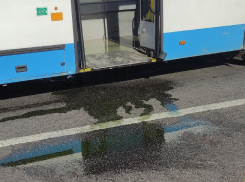 Хлынула жидкость на пассажиров: из-за ЧП автобус сняли с линии в Воронеже