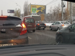 Начало рабочей недели в Воронеже отметилось 7-балльными пробками