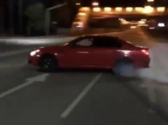 Сумасшедший дрифт элитного спорткара BMW M5 в Воронеже попал на видео
