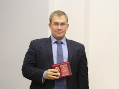 Медаль, королевство ТОСов и другие достижения депутата Зубкова