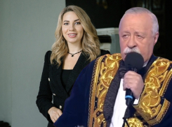 Воронежская депутат Кристина Малхасян мечтает о музее, как у Якубовича