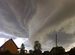 Фотографиями аномальных облаков делятся в Сети воронежцы