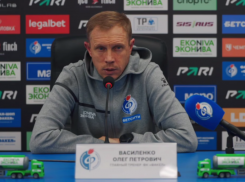 «Двигаемся дальше»: тренер Василенко прокомментировал легендарную победу «Факела» 