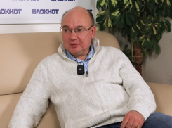 «Это обычный шансон»: звездный продюсер Бурлаков высказался о русском рэпе 