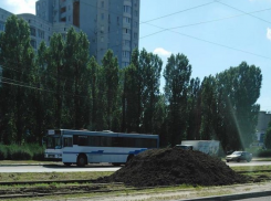 Уборку старых рельсов на Остужева мэрия Воронежа назвала «нецелесообразной»