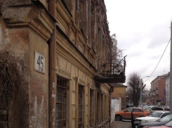 Аварийное здание в центре Воронежа чуть не привело к трагедии