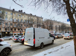 10-балльные пробки остановили снежный Воронеж 