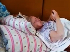 Лежачую пенсионерку в Воронеже коммунальщики заточили в ледяную комнату