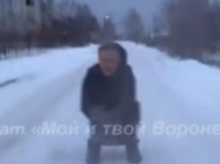 Опасное развлечение попало на видео в Воронеже