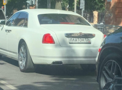 Дешевые понты водителя Rolls-Royce заметили в Воронеже 