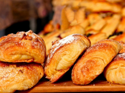 Супруги священнослужителей Воронежской митрополии займутся продажей вещей и выпечки