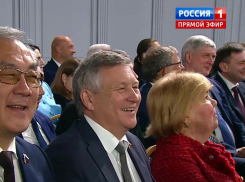 Нетёсов хохотал, а Гусев просветлел во время главной политической новости от Владимира Путина