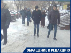 Жуткий тротуар на популярном маршруте угрожает воронежцам
